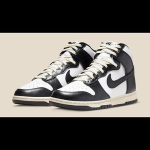Nike Vintage Black High Dunk Size 8.5